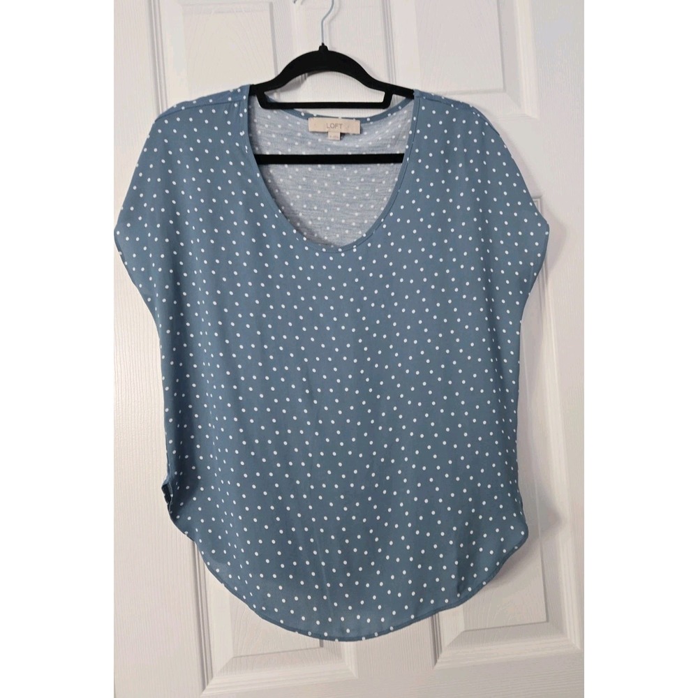 Loft Womans Short Sleeve Blouse Size XS Turquoise With White Pokadots